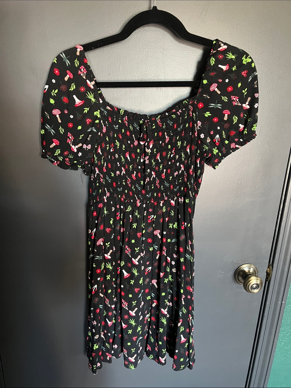 Hot Topic Black Floral Puff-Sleeve Smocked Mini Dress